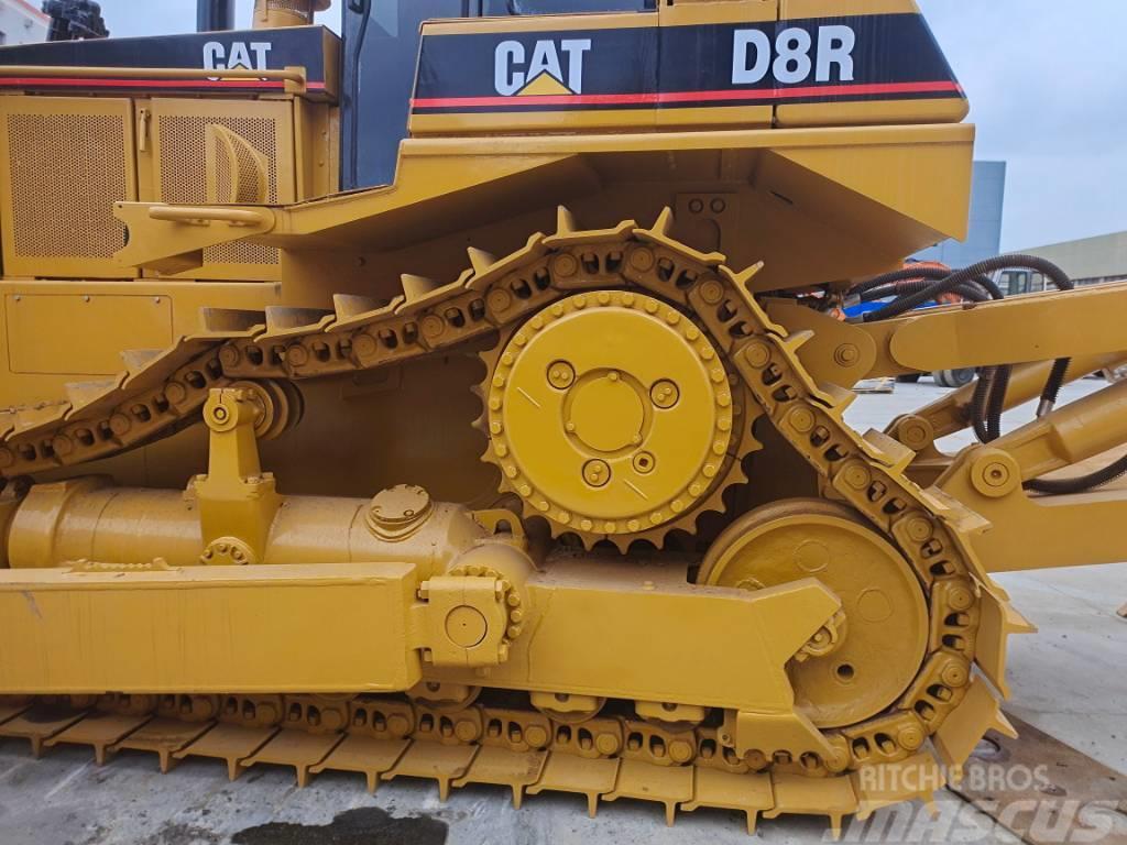 CAT D8R Crawler excavators