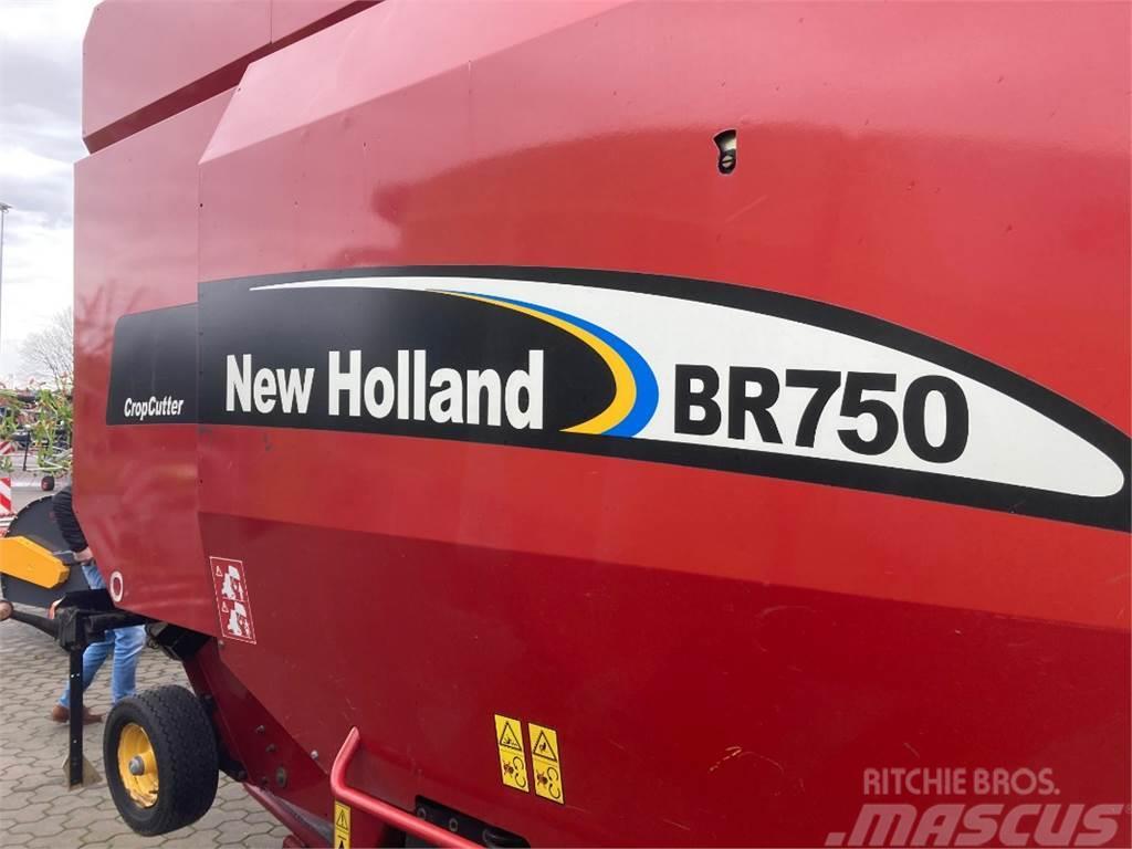 New Holland BR 750 Crop Cutter Round balers