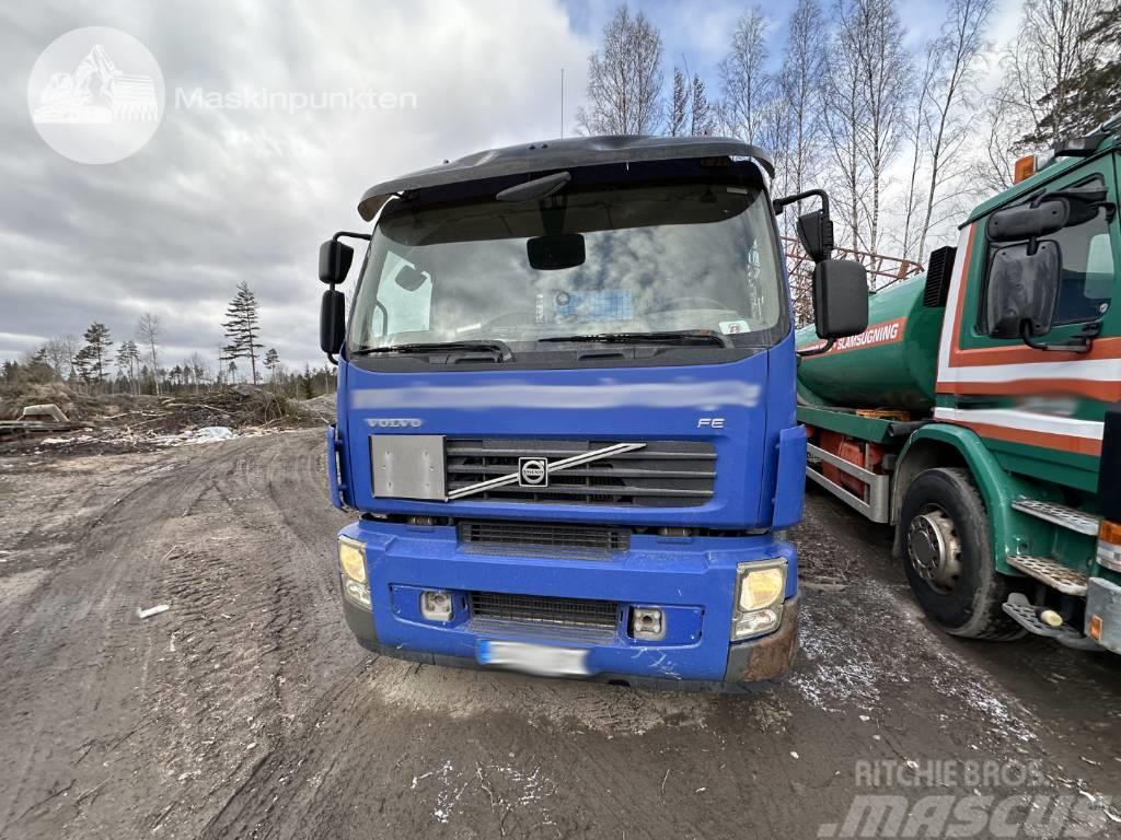 Volvo FE 320 Skip loader trucks