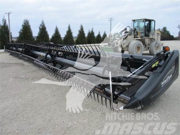 MAC DON FD75D Combine harvester heads