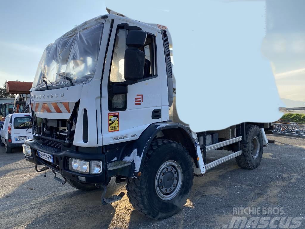 Iveco Eurocargo 150/25 EEV 4x4 Chassis Cab trucks