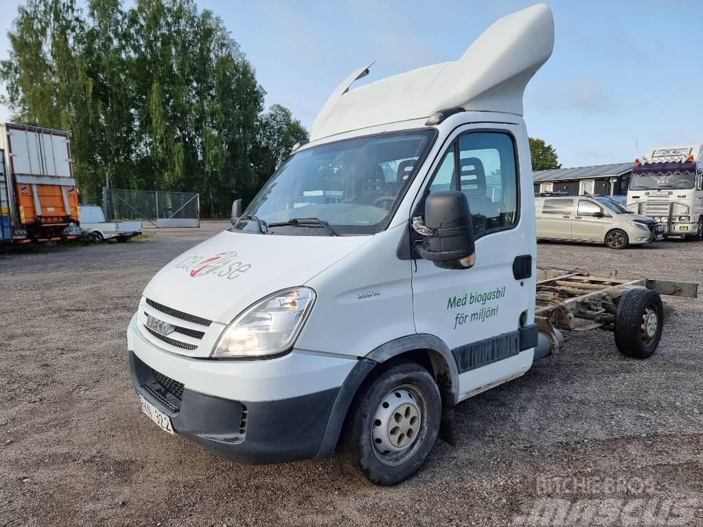 Iveco Daily 35 S 14 G Temperature controlled trucks
