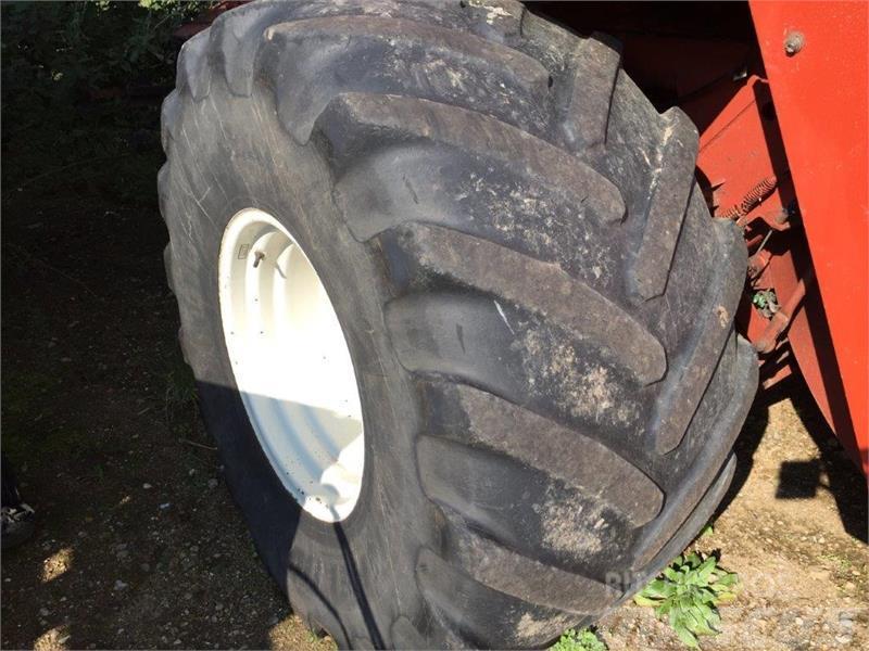 Michelin 750/65R26 kpl. med fælge Tyres, wheels and rims