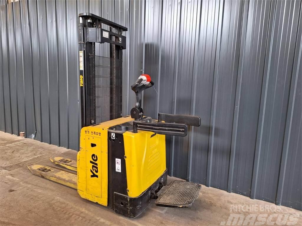 Yale MS12X Hand pallet truck