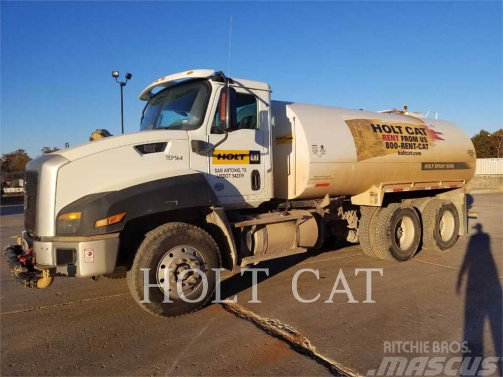 CAT WATER 4000 Tanker trucks