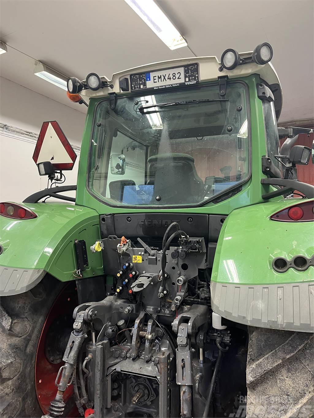 Fendt 724 VARIO SCR + L Tractors