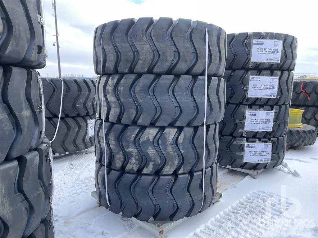  KYOTOMA Quantity of (4) 20.5X25 Tyres, wheels and rims