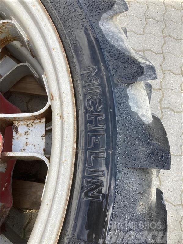 Michelin 9,5-44 Har siddet på Case IH Tyres, wheels and rims