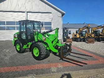 CAT 906 M