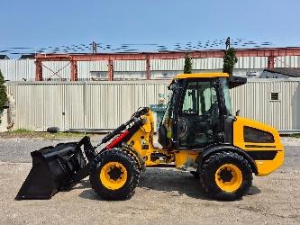 JCB 407
