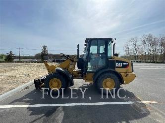 CAT 906M