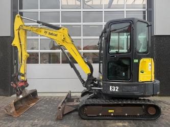 Bobcat E32
