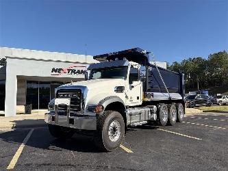 Mack GR64FR