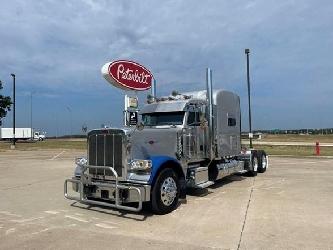 Peterbilt 389
