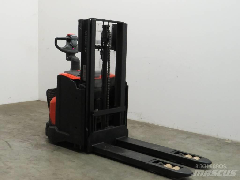 BT SWE 200 D Pedestrian stacker