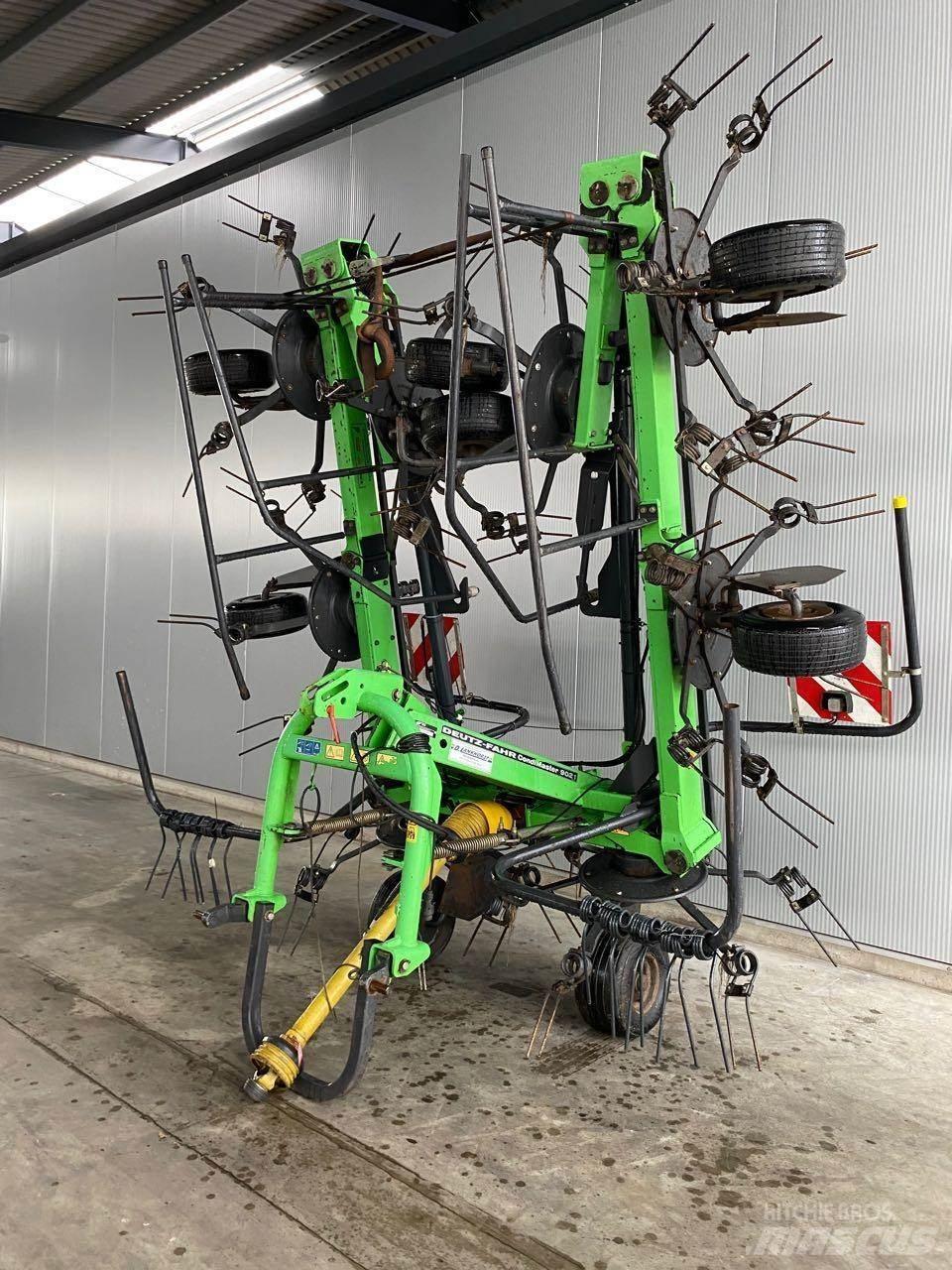 Deutz-Fahr 6917 Rakes and tedders