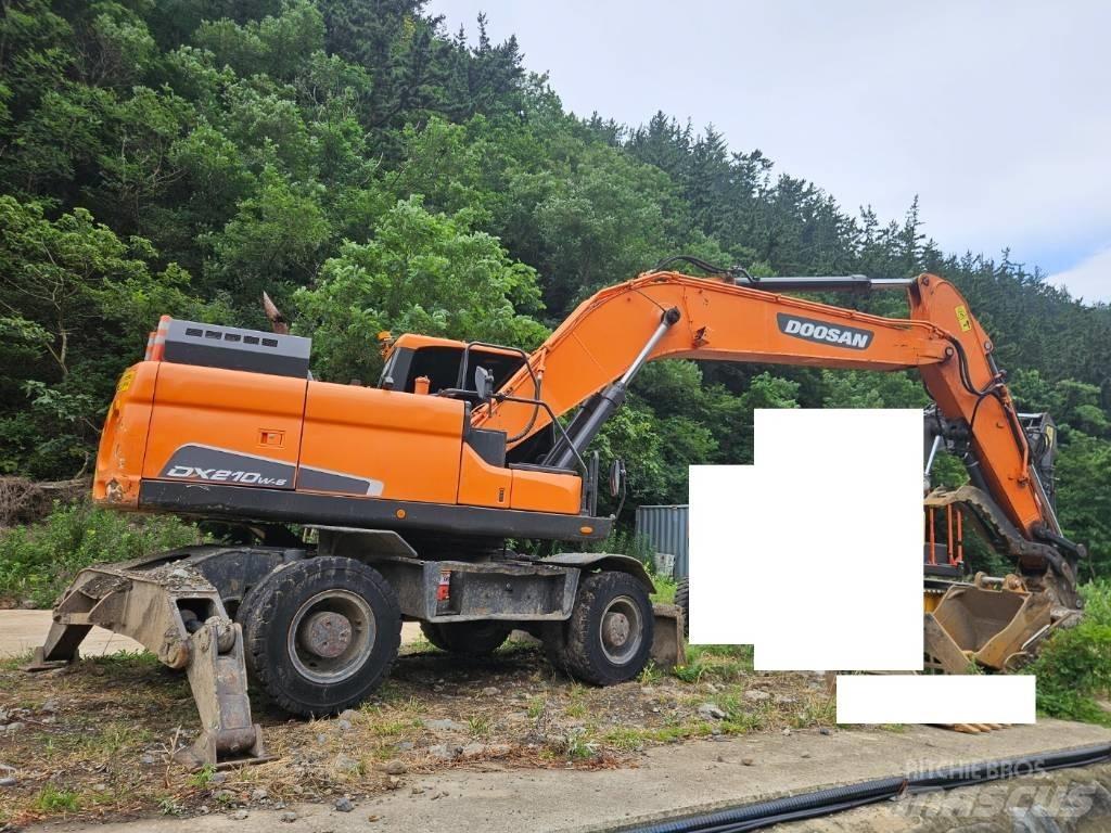 Doosan DX 210 W Wheeled excavators