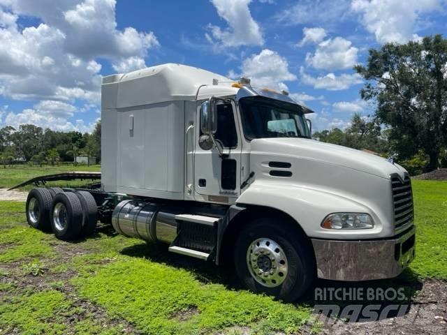 Mack CXU613 Pinnacle Prime Movers