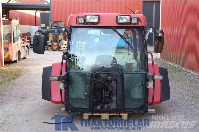 McCormick MTX 185 Cabins and interior