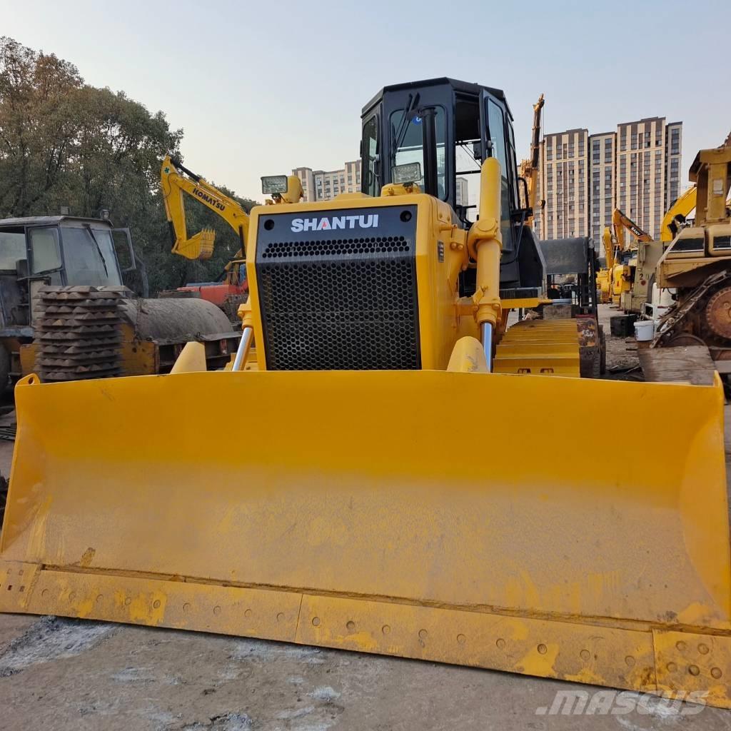 Shantui SD 16 Crawler dozers