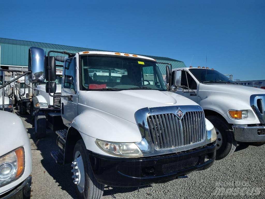 International 4400 Waste trucks