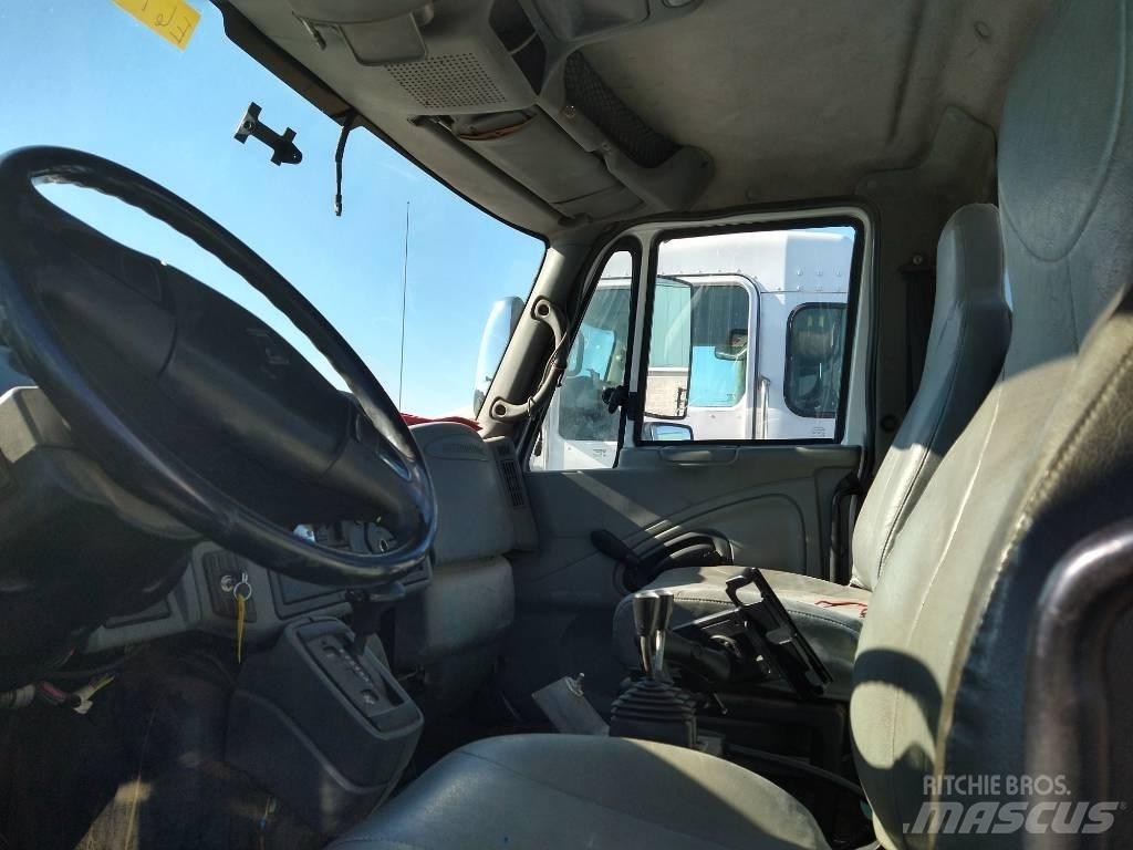 International 4400 Waste trucks