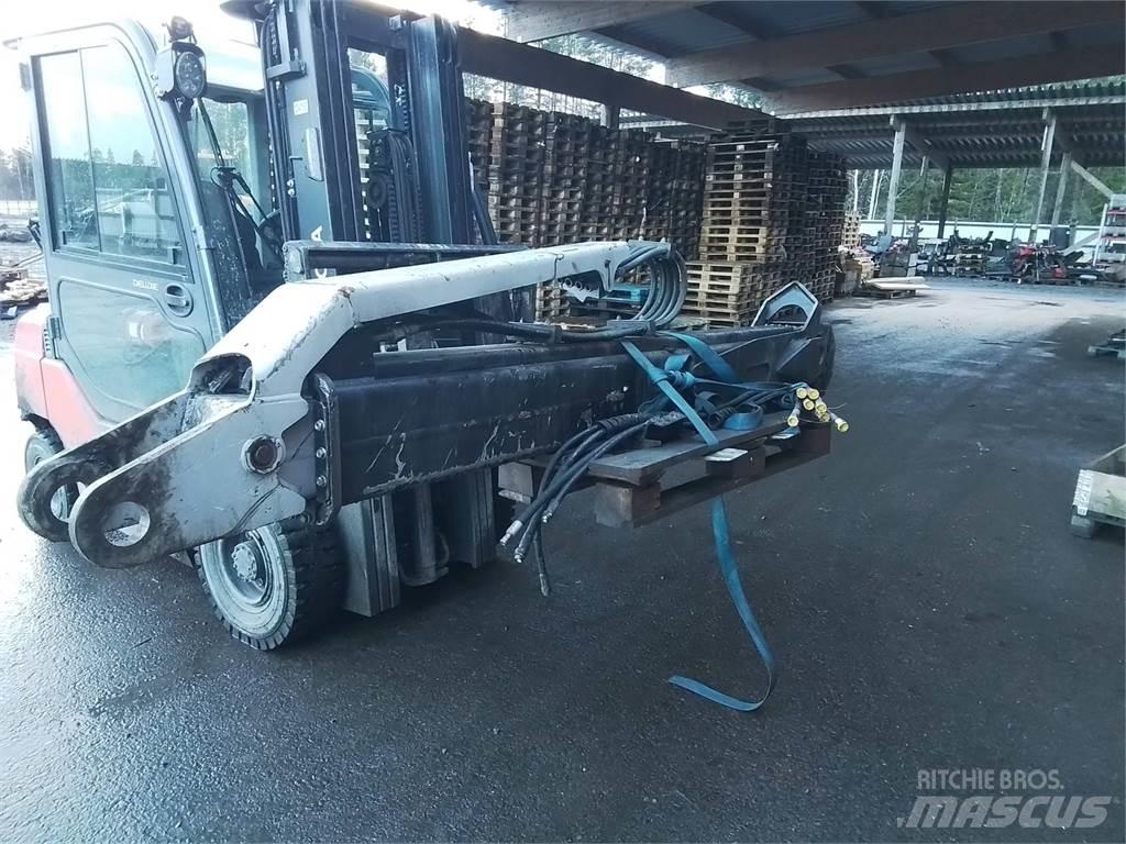 Komatsu 165F Loader cranes