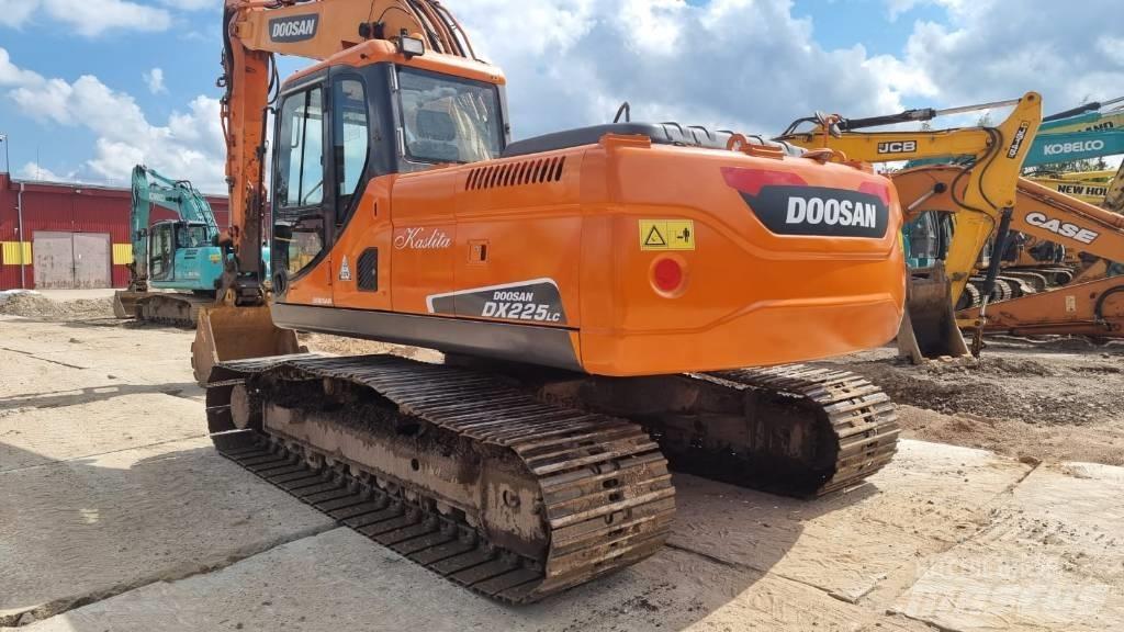 Doosan DX 225 LC Crawler excavators