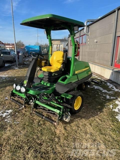 John Deere 7200 A Fairway mowers