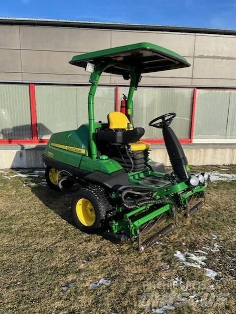 John Deere 7200 A Fairway mowers