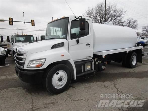 Hino 338 Commercial vehicle