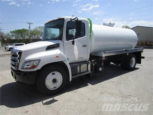 Hino 338 Commercial vehicle