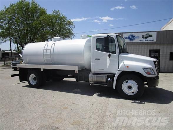 Hino 338 Commercial vehicle