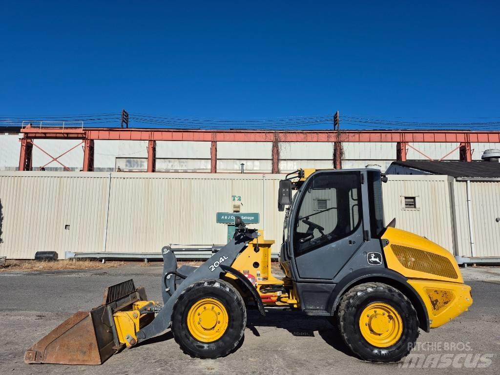 John Deere 204 L Wheel loaders