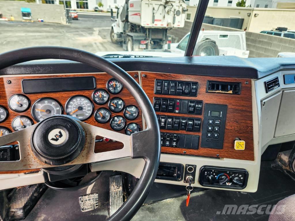 Western Star 4900 SB Commercial vehicle