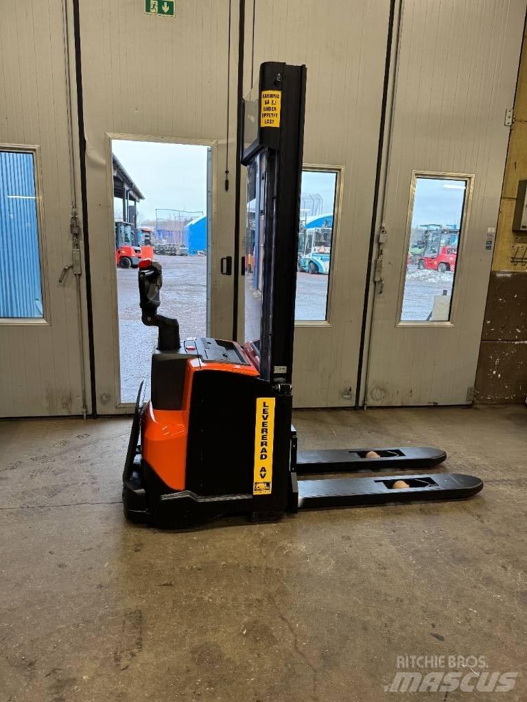 BT truck SWE 120 Pedestrian stacker