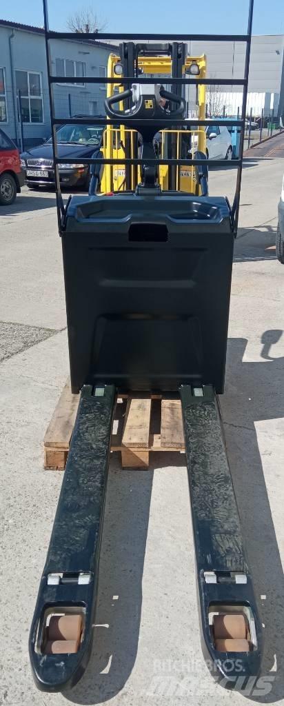Hyster P 2.5 S Low lift with platform