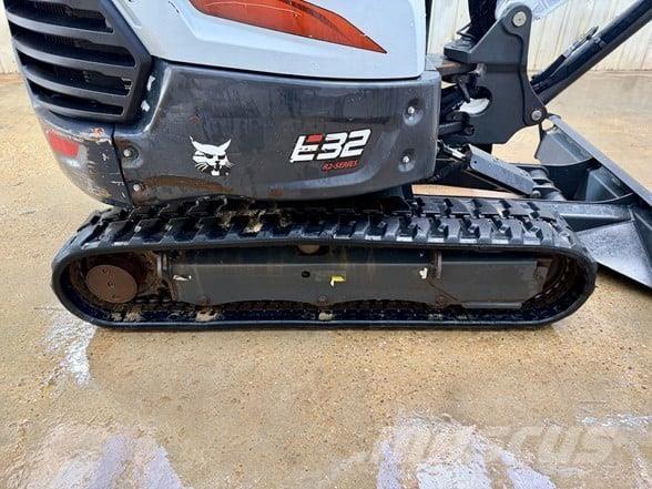 Bobcat E32R2 Mini excavators < 7t (Mini diggers)