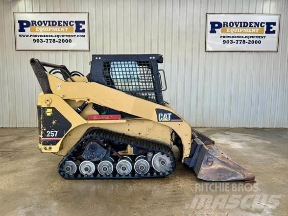 CAT 257 Skid steer loaders