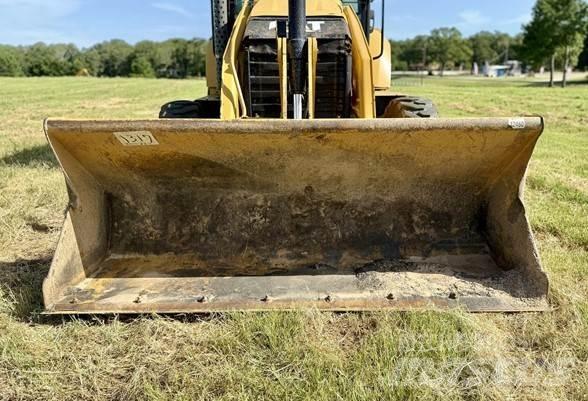 CAT 420F2 Backhoe