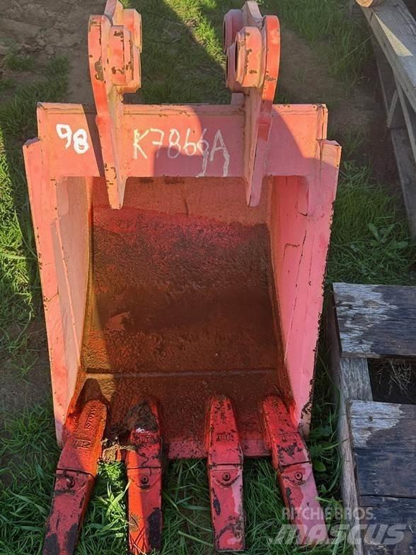 Kubota K7866A Buckets