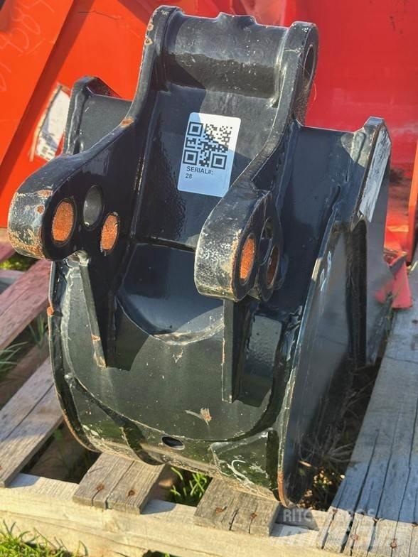 Kubota L5415A Buckets