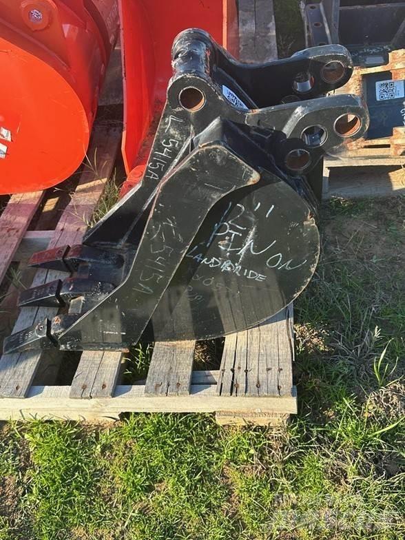 Kubota L5415A Buckets