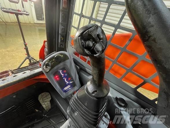 Kubota SSV65 Skid steer loaders