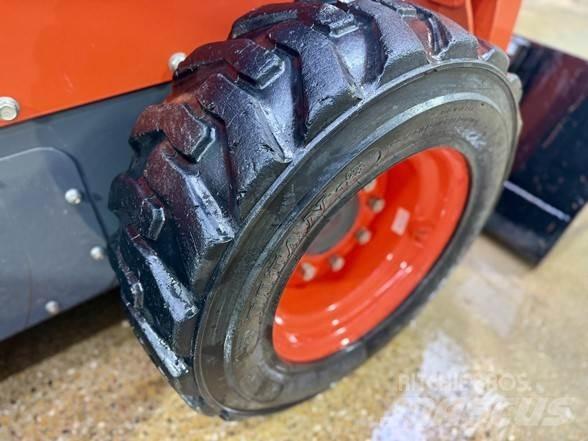 Kubota SSV65 Skid steer loaders