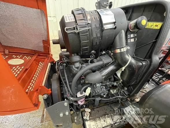 Kubota ZD1211 Zero turn mowers