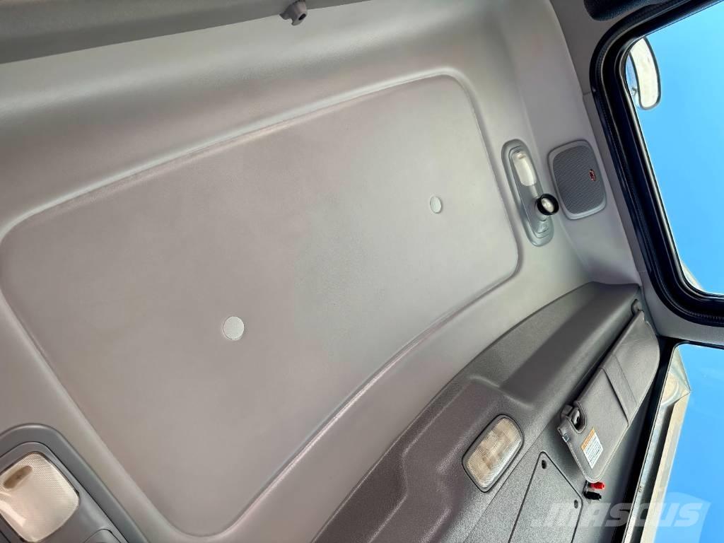 Peterbilt 389 Prime Movers