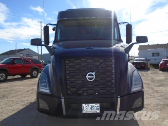 Volvo VNL740 Prime Movers