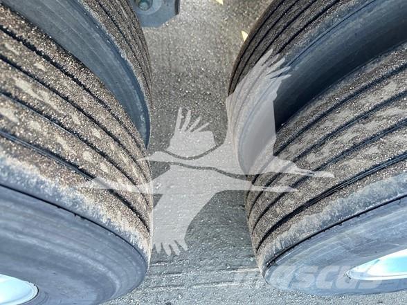 Utility 3000R Temperature controlled semi-trailers