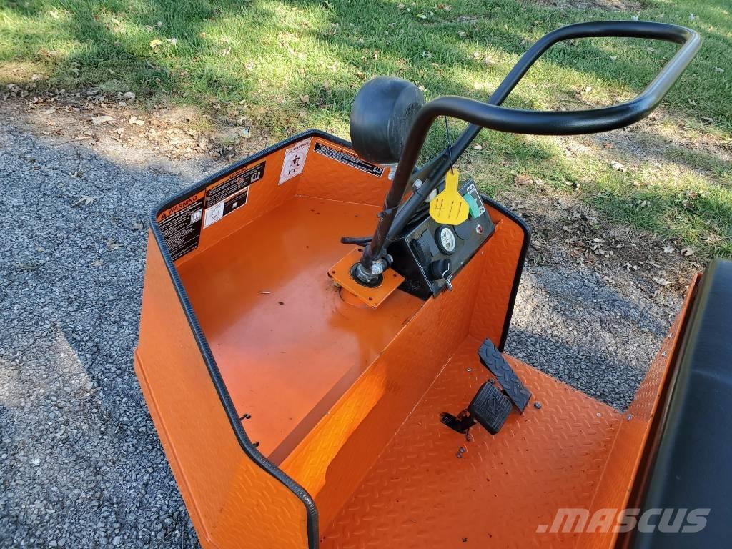 Taylor-Dunn SS536 Tow truck